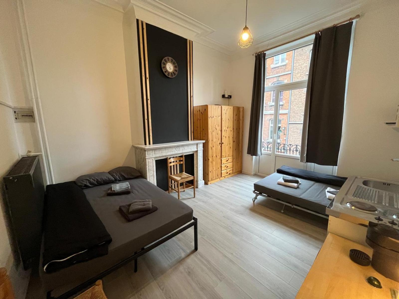 European District Hostel Brussels Exterior photo